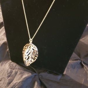 18K Gold Plated Hollow Out Leaf Pendant Neckla